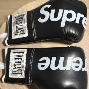 Supreme boxing gloves 14oz cst made 10oz